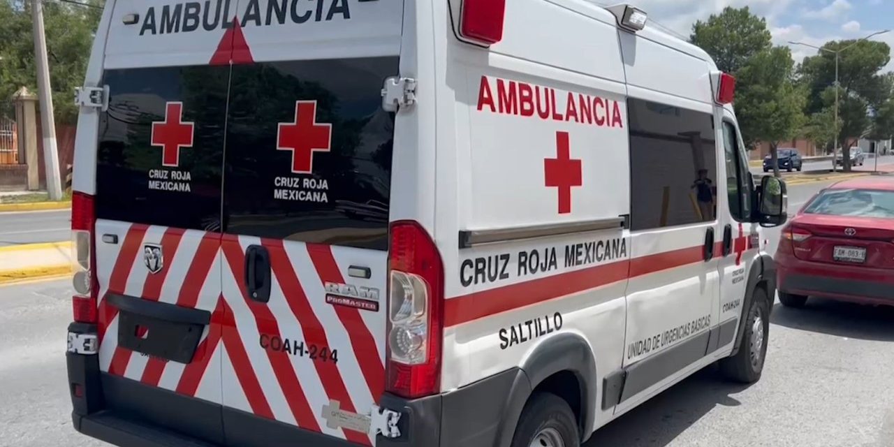 Le quitan derecho de paso a motociclista en Saltillo