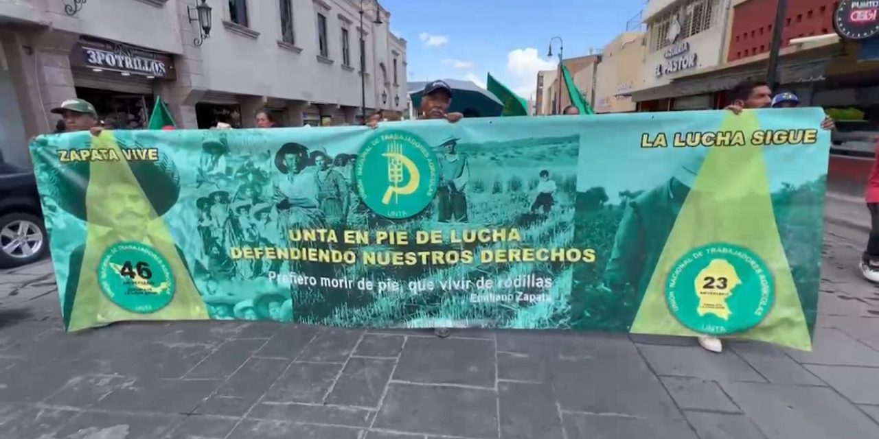 Marchan por Saltillo para conmemorar aniversario de la UNTA