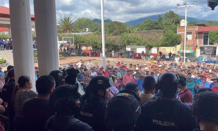 Purépechas de San Ángel Zurumucapio se levantan en armas para defender su comunidad