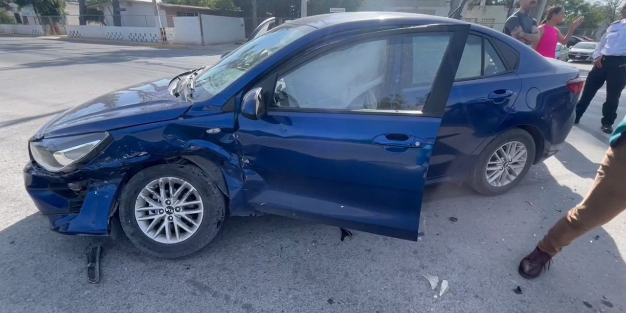 Se atraviesa y provoca accidente en Saltillo