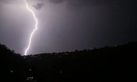 Caída de rayo deja 2 personas sin vida y 8 menores heridos en Jalisco