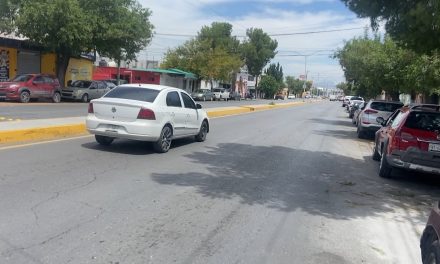 Toman bulevar en Valle de las Flores como pista de carreras