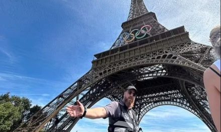 Evacúan la Torre Eiffel previo a la clausura de las Olimpiadas