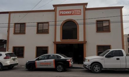 Arrestan a hombre que se drogaba frente a su hija