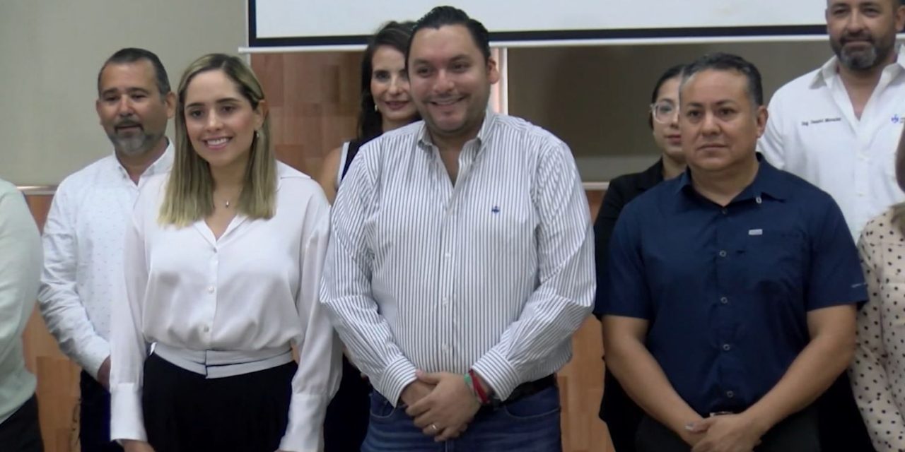 Presenta Carlos Villarreal consejo ciudadano 