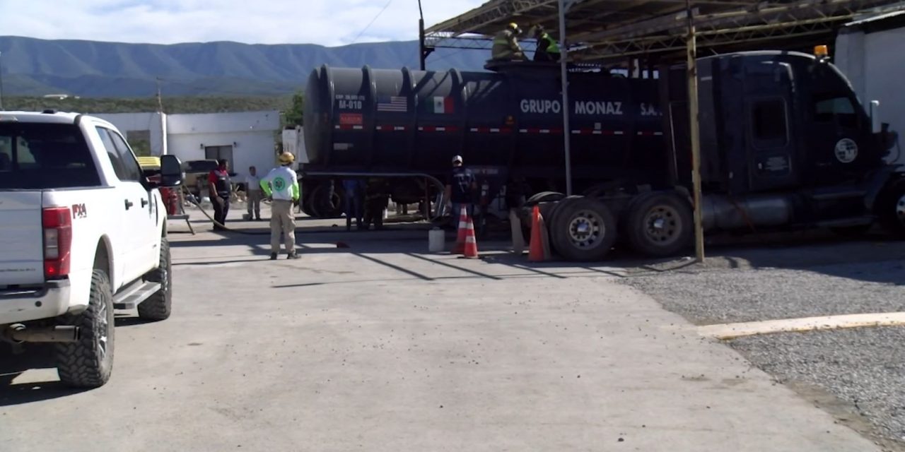 Explota auto tanque de diésel en Monclova