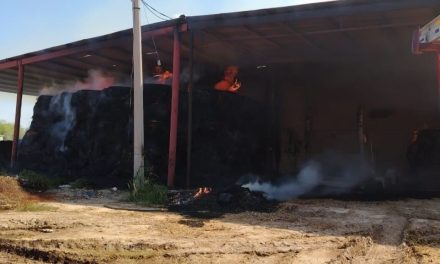 Rancho se incendia y alerta a habitantes de Monclova