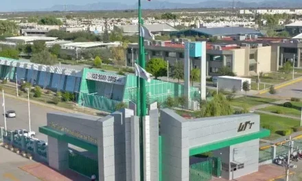 Celebran aniversario de la Universidad Tecnológica de Torreón
