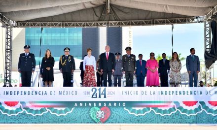 Realizan desfile de la Independencia en Torreón