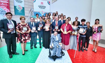Román Cepeda conmemora aniversario de los Niños Héroes
