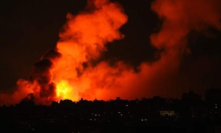 Israel intensifica ataques en Líbano y aumenta el riesgo de conflicto regional