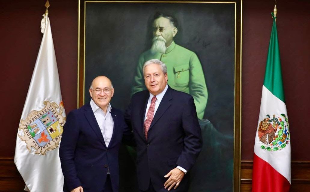 Chema Fraustro comparte aprendizajes con el alcalde de SLP