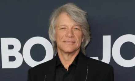 Video: Bon Jovi salva a una mujer que intentaba saltar de un puente en Nashville