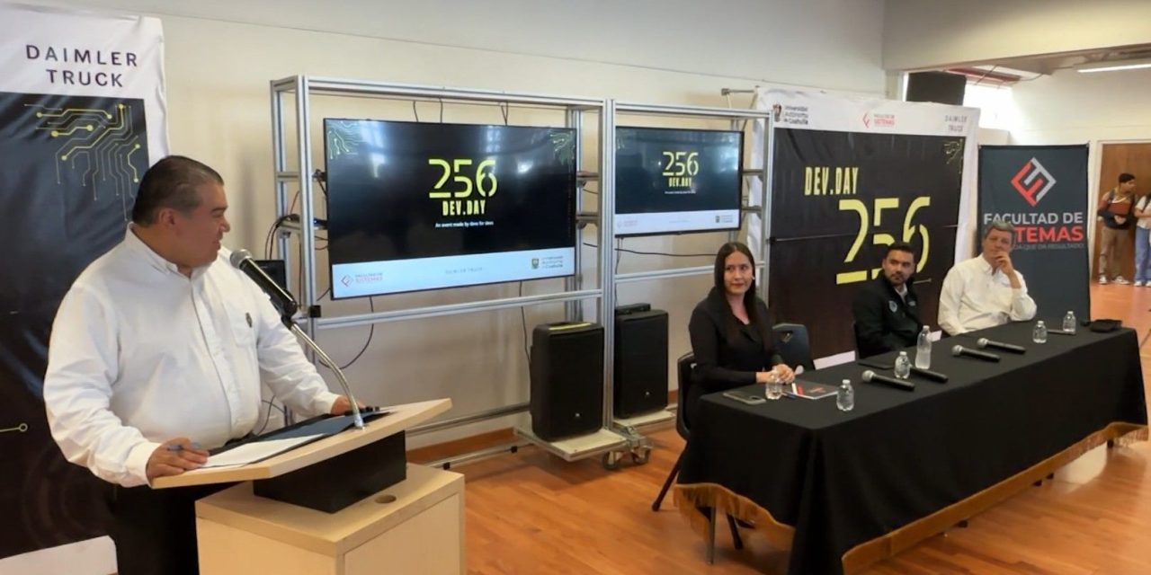 Celebra Facultad de Sistemas Dev-Day 256