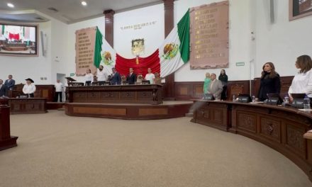 Congreso de Coahuila reconoce a su personal