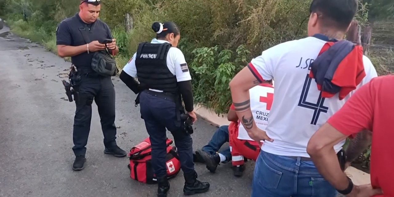 Con un bat  sujetos golpean a un hombre en Parras