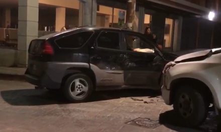 Conductores ebrios acaban detenidos tras chocar en el centro de Saltillo
