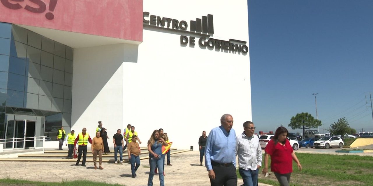Evacúan en tiempo y forma el Centro de Gobierno de Coahuila.