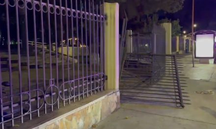 Hombre termina herido de gravedad al sufrir un accidente frente a la Facultad de Jurisprudencia