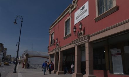 Hacen el trámite, pero no recogen las credenciales de elector en Saltillo