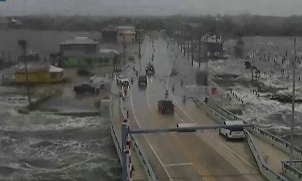 ‘Helene’ deja cuatro muertos y millones sin electricidad tras su paso por Florida