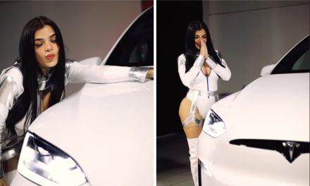 Karely Ruiz calla a sus ‘haters´ comprando un nuevo Tesla