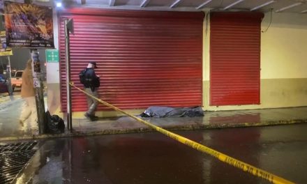 Encuentran a persona sin vida en la vía pública en Saltillo