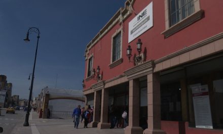 Más de 100 personas tramitan credencial de elector en Saltillo