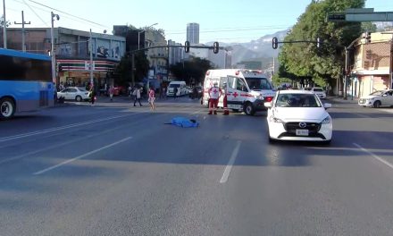 Mujer salió a comprar taquitos para desayunar y pierde la vida al ser atropellada en Monterrey