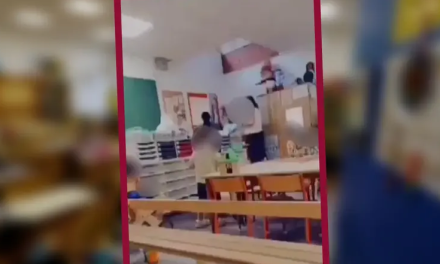 Graban a maestra de kinder maltratando a una niña en plena clase