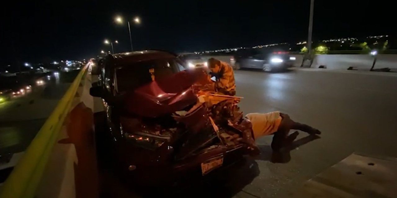 No guarda distancia y destruye su camioneta en el bulevar Fundadores