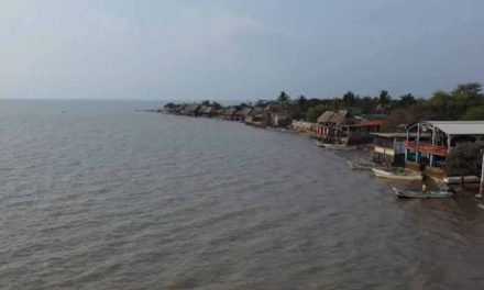 Pescador pierde la vida tras impacto de rayo en Oaxaca