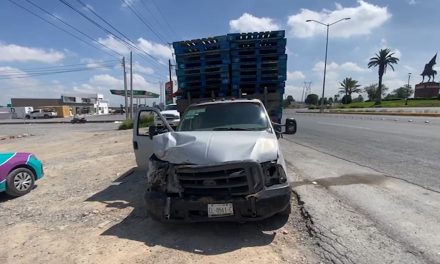Por llegar a un OXXO conductor provoca un accidente en Saltillo