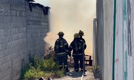 Un individuo provoca incendio en la colonia Guerrero  y huye