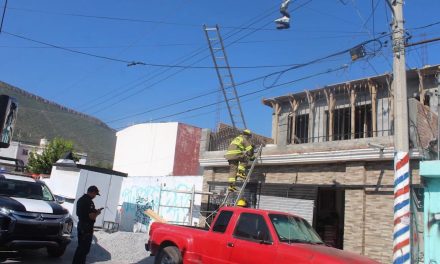 Albañil recibe descarga eléctrica en Saltillo