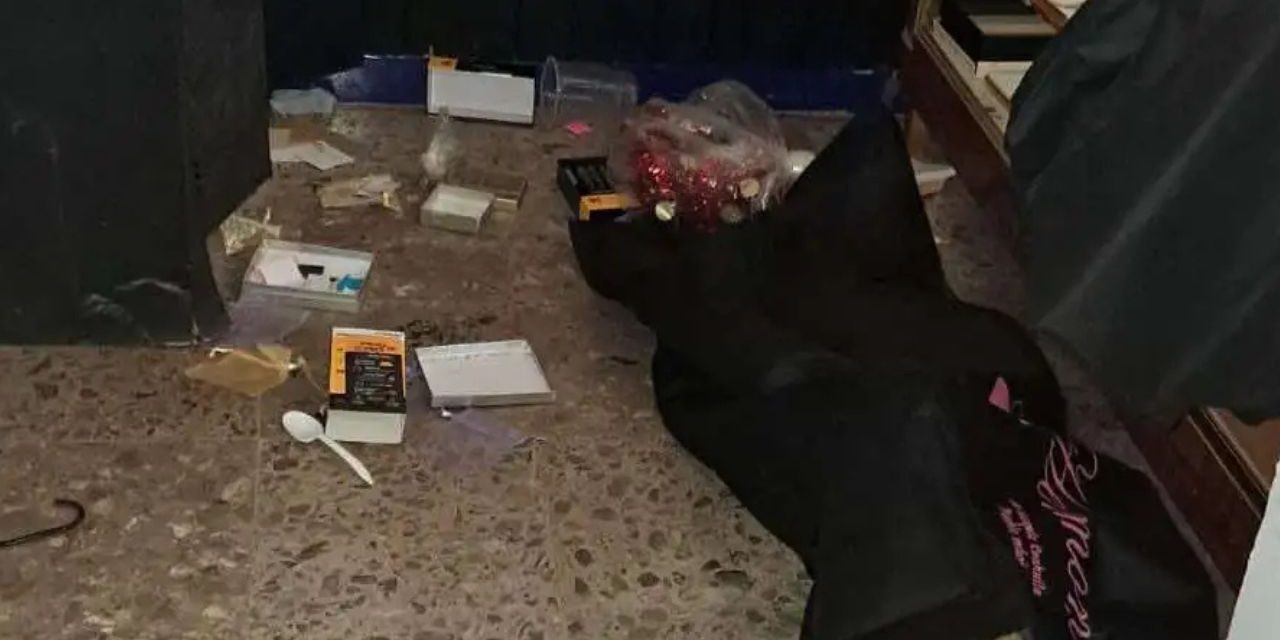 Roban más de un millón de pesos en ropa y joyería de Múzquiz