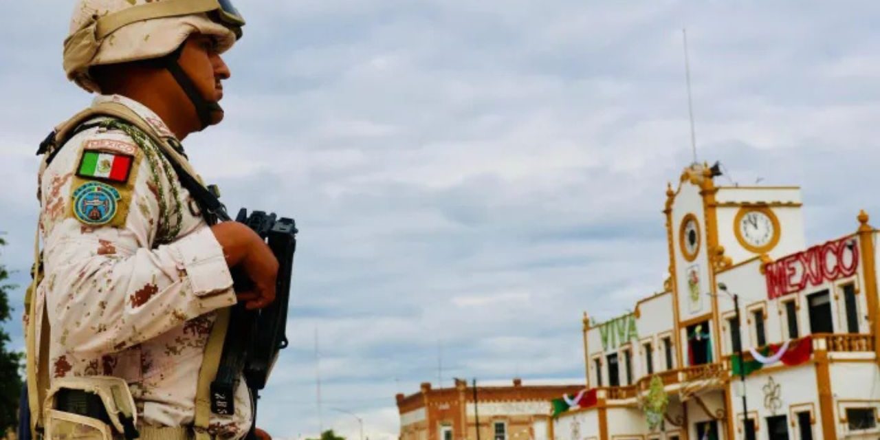 Inician festejos patrios en Sabinas con ceremonia cívica