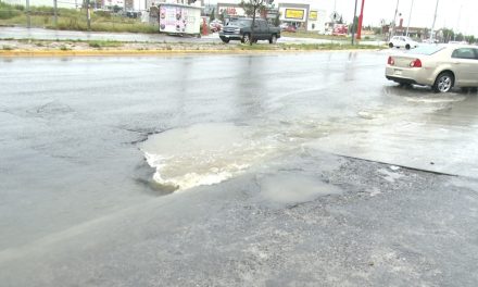 Se formó un socavón en el boulevard Mirasierra
