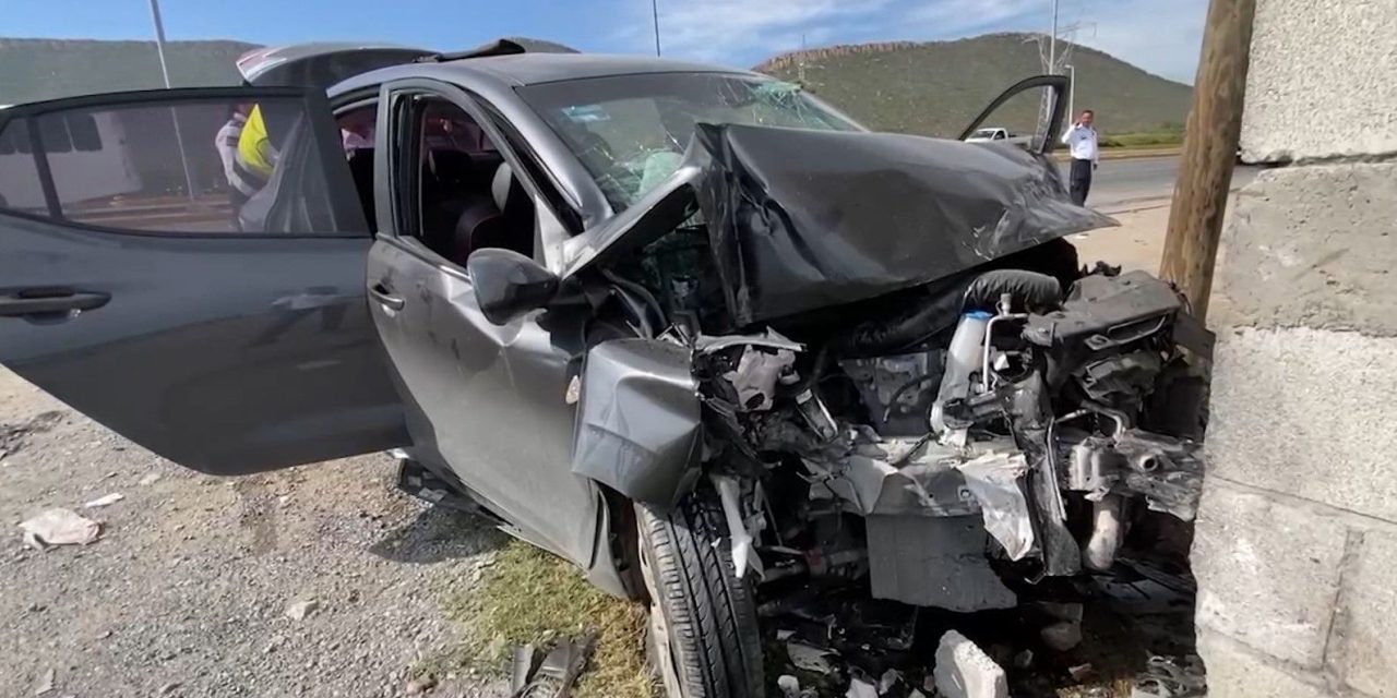 Se lesionan dos personas en accidente vial en Saltillo