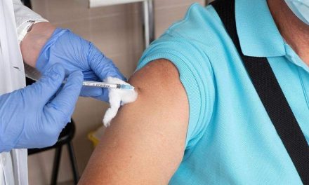 Autoriza la OMS la primera vacuna contra la viruela del mono
