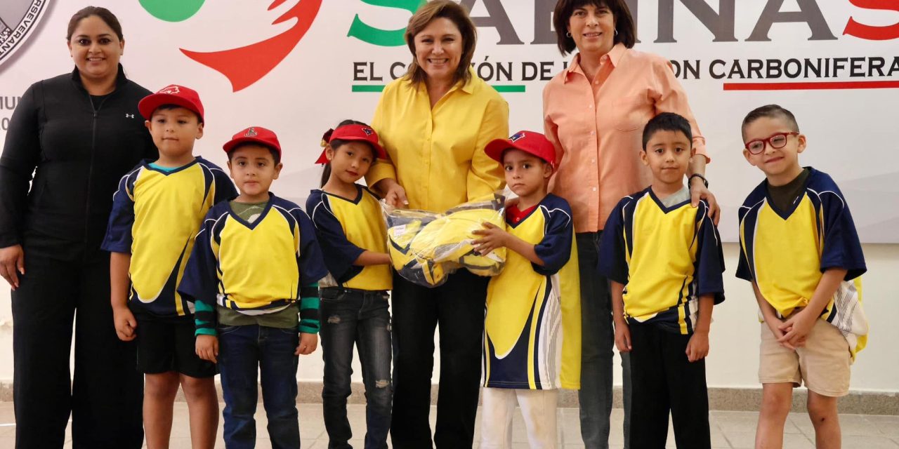 Continúa Diana Haro la entrega de uniformes deportivos