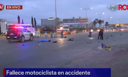 Saltillo: Trágico accidente en V. Carranza;  motociclista derrapa y autos le pasan por encima