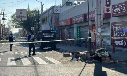 Hombre muere aplastado mientras intentaba robar una casa de empeño en Monterrey