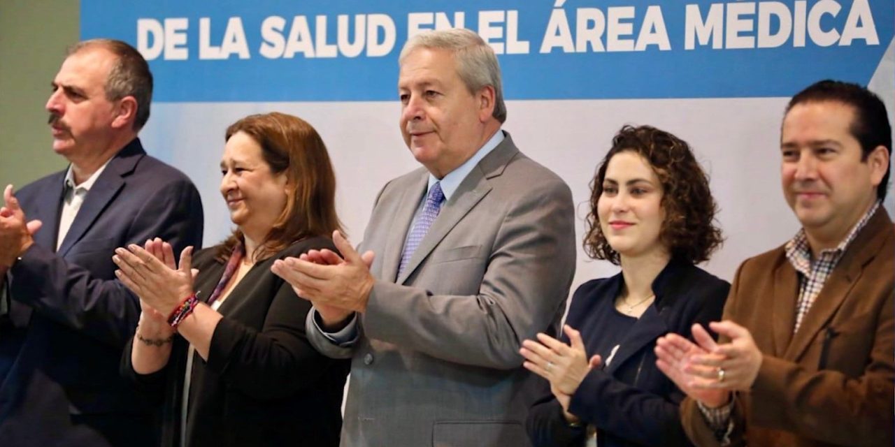 Celebran en Saltillo a médicos en su día