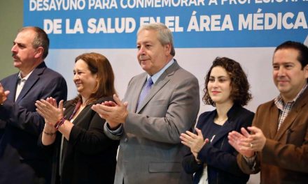 Celebran en Saltillo a médicos en su día