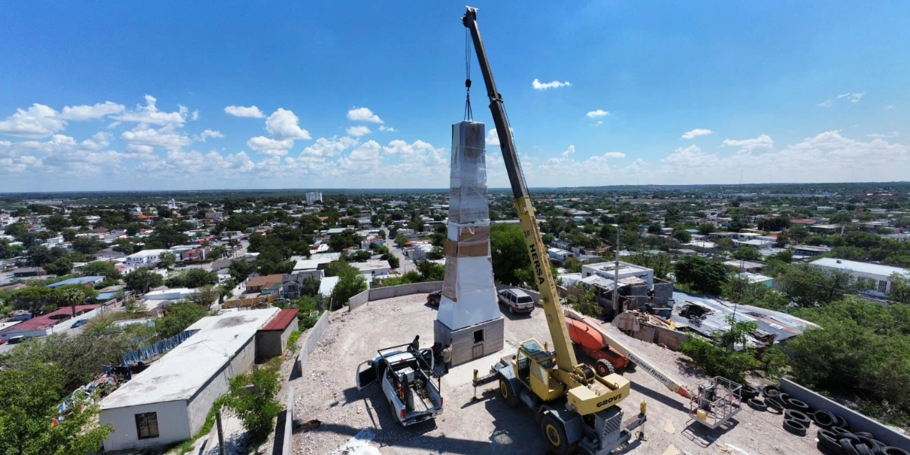 Avanzan obras de la Cruz Monumental de Acuña; medirá 22 metros