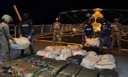 Interceptan en Michoacán decomiso récord de drogas en operación marítima