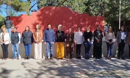 Hace entrega el alcalde de Arteaga Ramiro Durán de Aula didáctica en San Antonio de las Alazanas