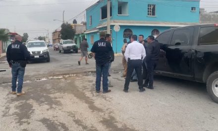 Hombre choca motocicleta robada durante persecución en Saltillo