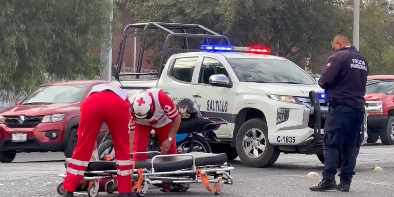 Motociclista resulta herido tras accidente en Saltillo